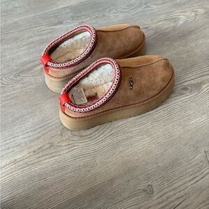 UGG Tazz suede platform slippers
